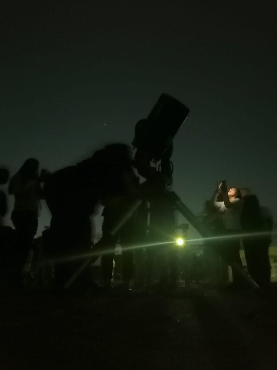 No dia 27/05 o Planetário do Carmo realizou mais uma Observação Noturna. A próxima será 24/06 às 20h.