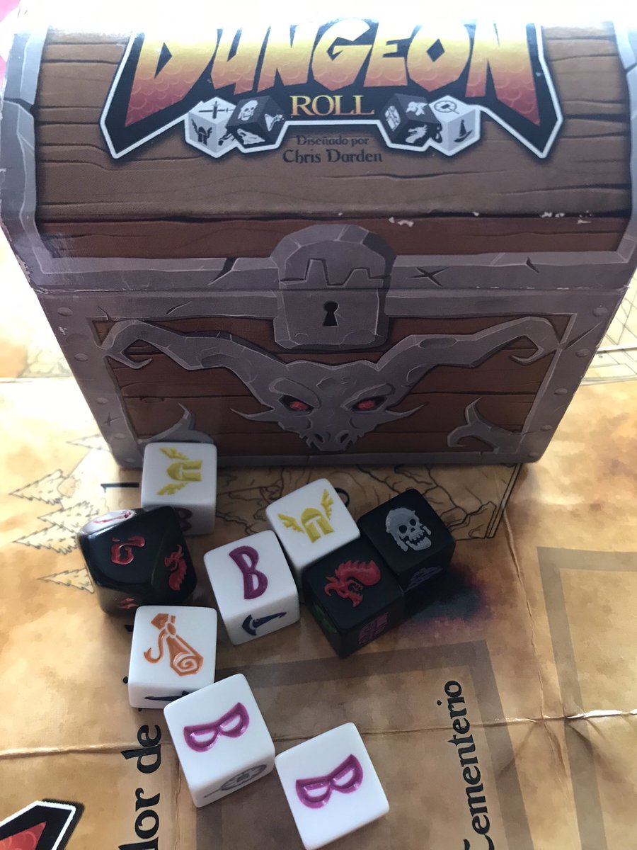 jota_friki's tweet image. Otra partida a #DungeonRoll terminada. Uno de esos juegos sencillos pero entretenidos , al que tengo mucho cariño por ser de los primeros juegos de mesa modernos que compré . De @cbdarden