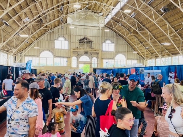 belgiumincanada's tweet photo. 🙏Thank you for joining us, @EUinCanada &amp; other EU Embassies this Sunday at the #EU Cultural Fair 🇪🇺 in @cityofottawa! Hundreds of you stopped by and span the 🇧🇪 Wheel of Fortune &amp; attended the great performance of our local artist Noël Samyn. See you in 2024! https://t.co/AikZDX0R40