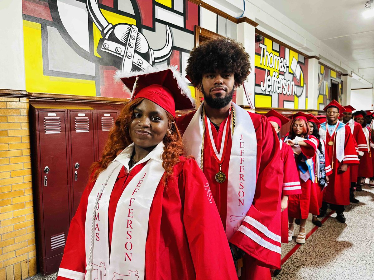 Next up! The graduates of Thomas Jefferson Hugh School are ready to walk across the stage! Join us by watching their ceremony live at tjhs.rvaschools.net/school-calenda…