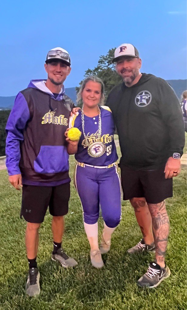 5StarLadyMafia's tweet photo. Thankful for our very own KK Barnes clearing the bases this weekend! https://t.co/2y1rIcHulL