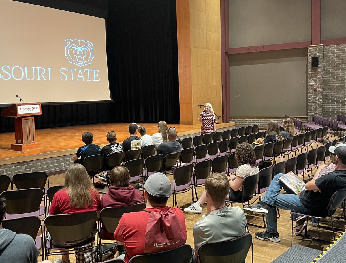 DeeSiscoe's tweet photo. SOAR is underway … welcome new BEARS! @msu_studentaffa @MSUnewbears @MissouriState @BearsFamilies https://t.co/160cfdHihZ