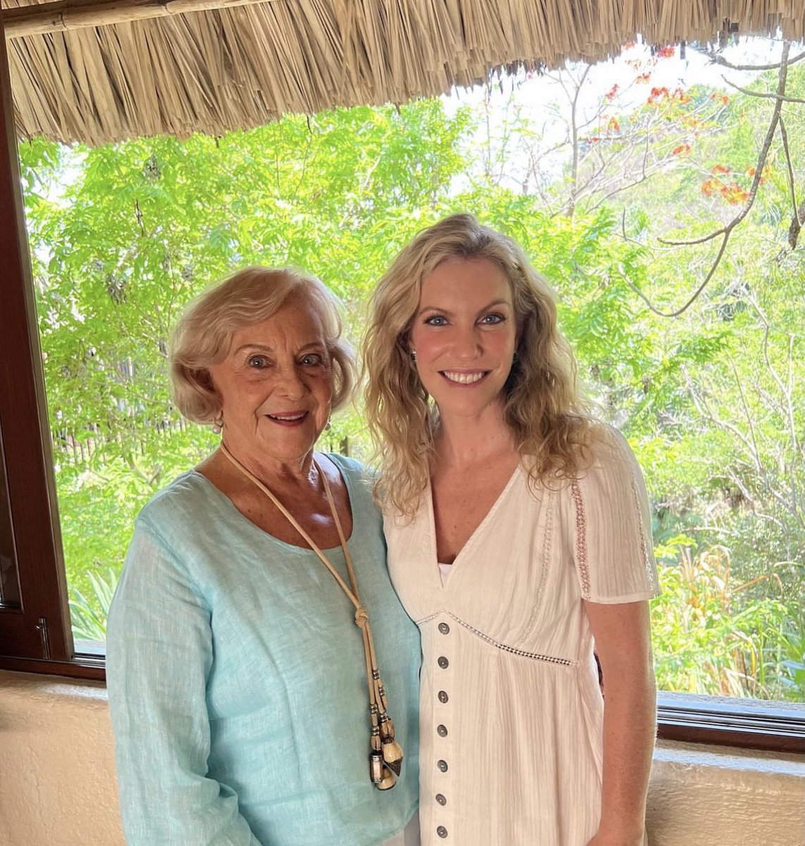 NinfaSalinas's tweet photo. Hoy iniciado la semana con la asamblea del consejo directivo del Jardin botánico de Acapulco que preside mi abuela Esther hace 22 años. 

Es un proyecto precioso de educación y conservación, en el último cerro que es pulmón para todo Acapulco. 

Por eso me enorgullece ayudarla y trabajar para cuidarlo. Los invito a que lo conozcan y también lo protejan porque es una maravilla.