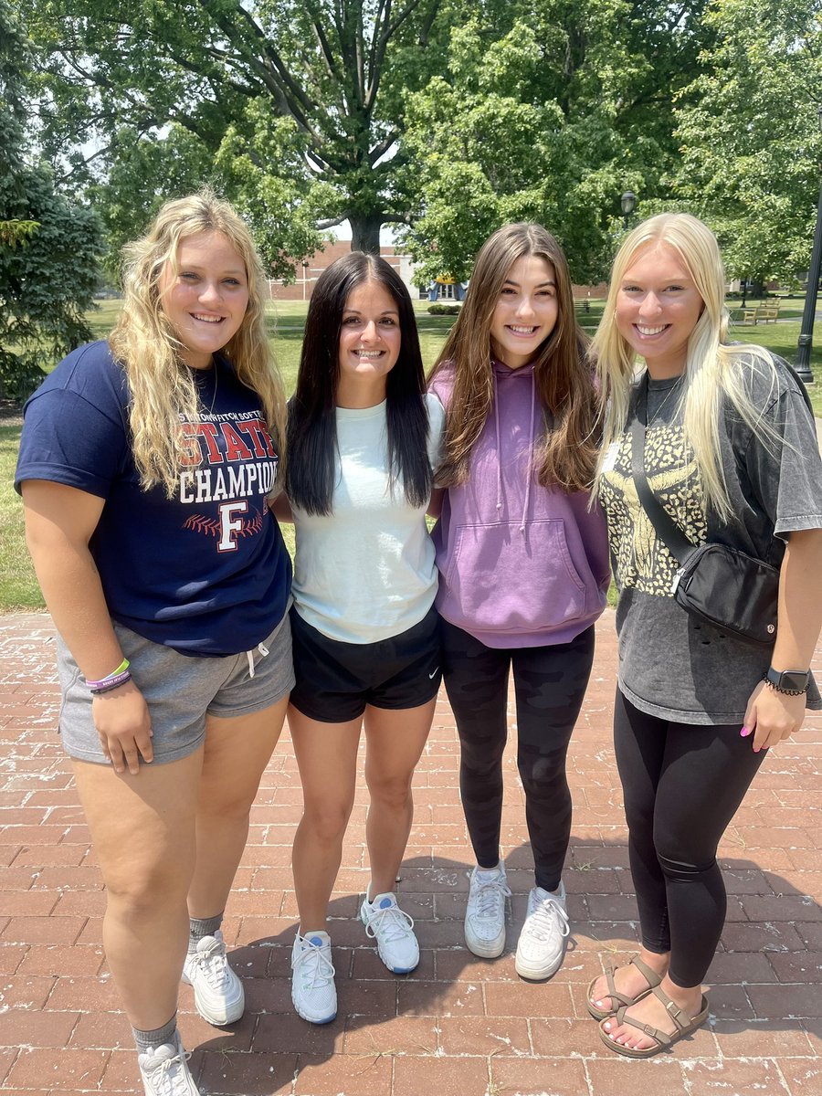 Hope_Barrett44's tweet photo. Future roomie and teammates!!💙@Coach_Stopp13 @CoachColemanNDC https://t.co/ZHPMBiN5gw