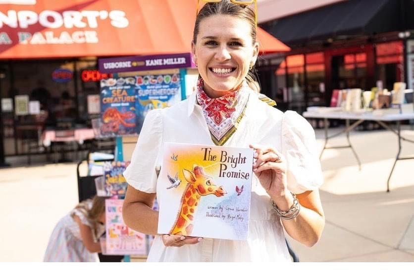 CrawfordSquare's tweet photo. The #VestaviaCityCenter Book Fair was a hit! 📚Local Author Grace Hereelson read her new book, "The Bright Promise." Thank you #LittleProfessorBookshop, for organizing an unforgettable event! 📸:#KelseaChaferPhotos #CSREA #CRE #WeAreCrawfordSquare https://t.co/VBarXuCmxm