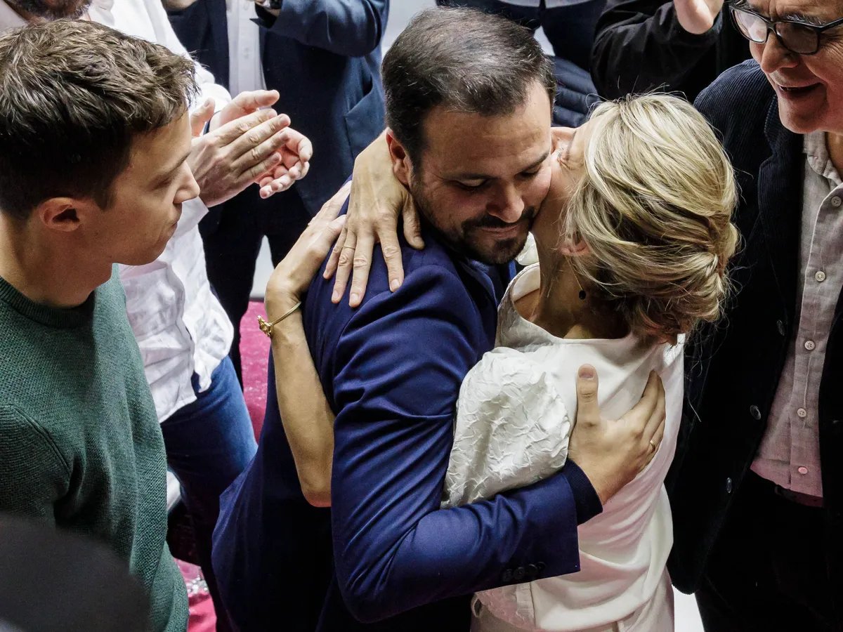 DiarioEolia's tweet photo. NUEVO!!

Nace el Movimiento de Izquierda Verde🥑 de la mano de caras conocidas, Pancracio Muñoz, Huguet Errejón y Melissa Gilabert entre otros.

La formación ubicada en la Izquierda del espectro político defiende posturas como el ecosocialismo o el euroescepticismo. https://t.co/CnZQGYqNFc
