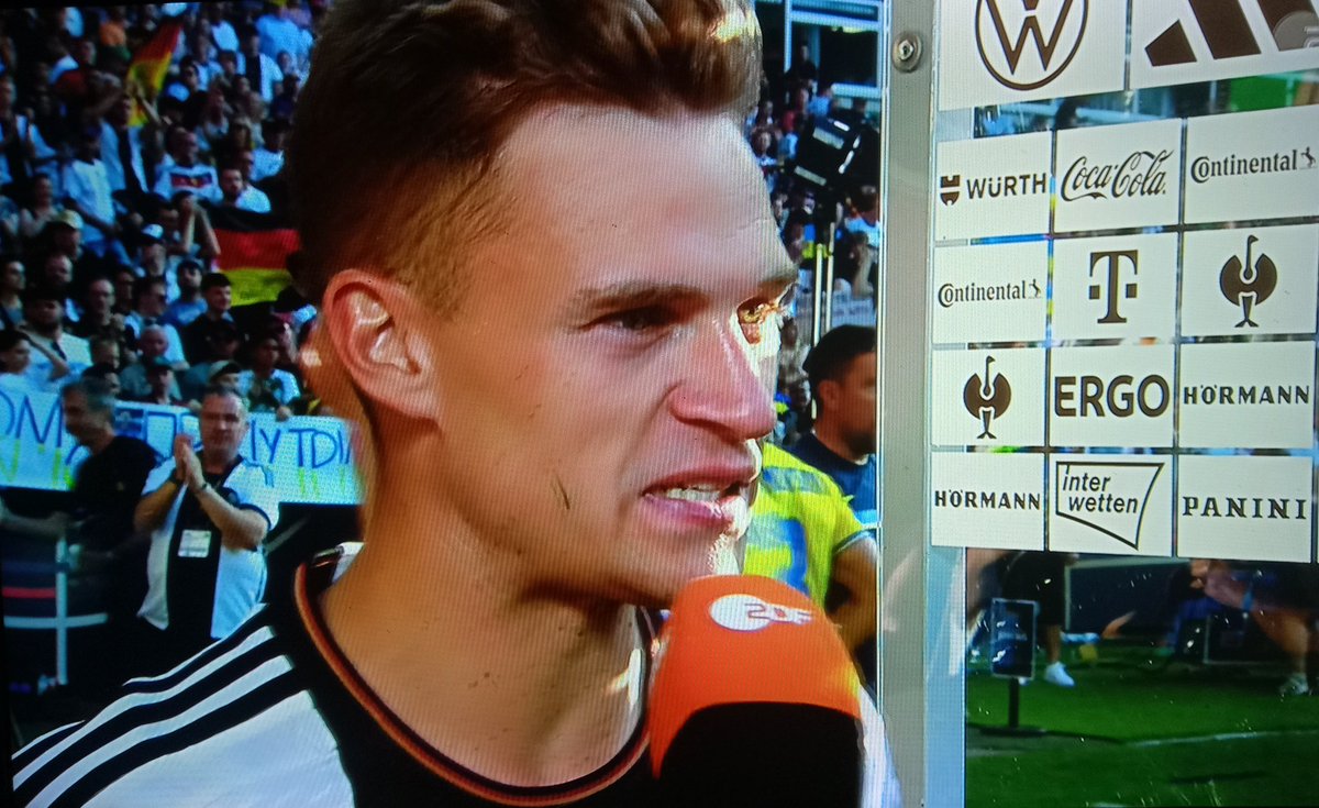 DerChrizzIX's tweet image. Joshua Kimmich: When I was standing at the penalty point, I saw an Ukrainian child in the stands who was celebrating the victory. That moment I knew I just had to take the penalty.