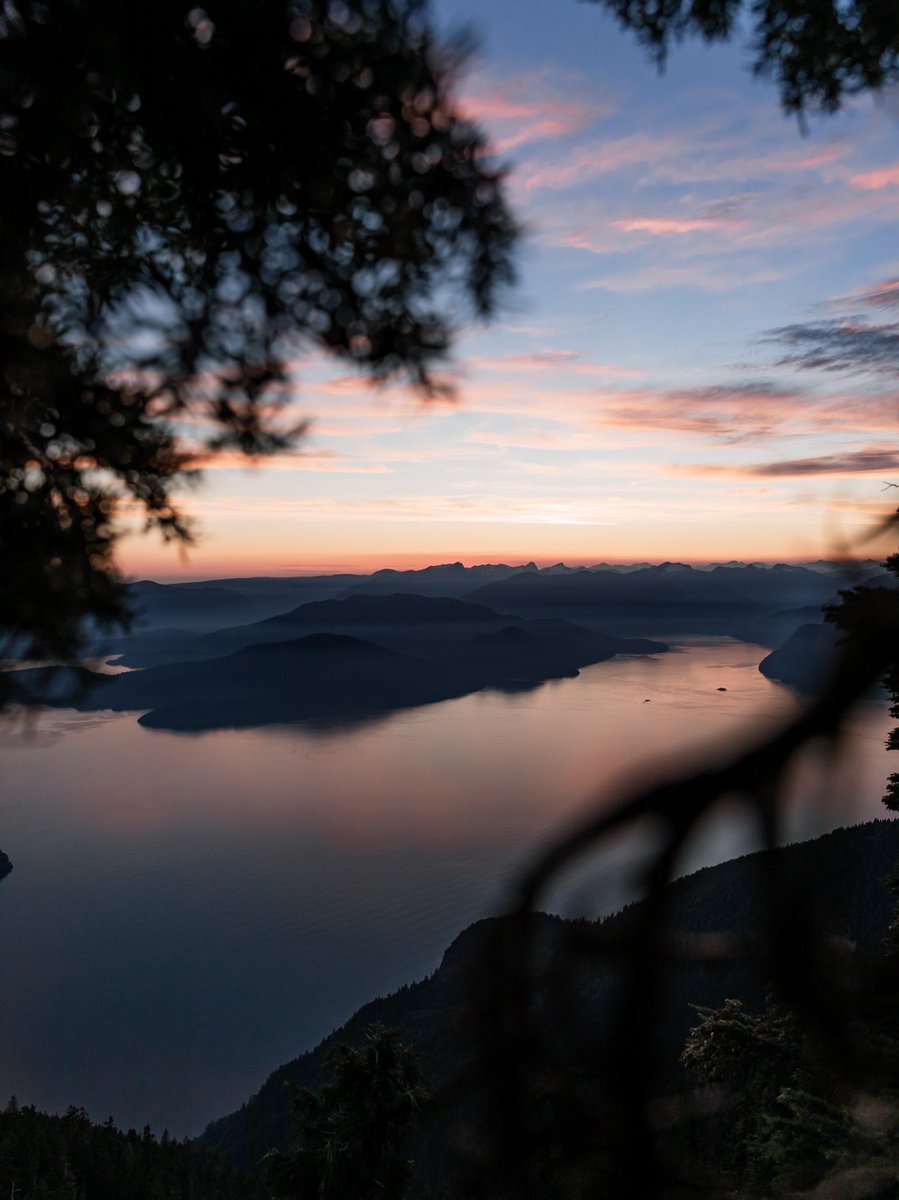 le_pereza's tweet photo. 平日の夕方からSt Marks Summit にサンセットを見に行ってきました！
一日中座り仕事の後に往復5時間前後のハイキングを楽しめる日照時間の長さに感謝です⛰️ https://t.co/9PZwi8z3ko