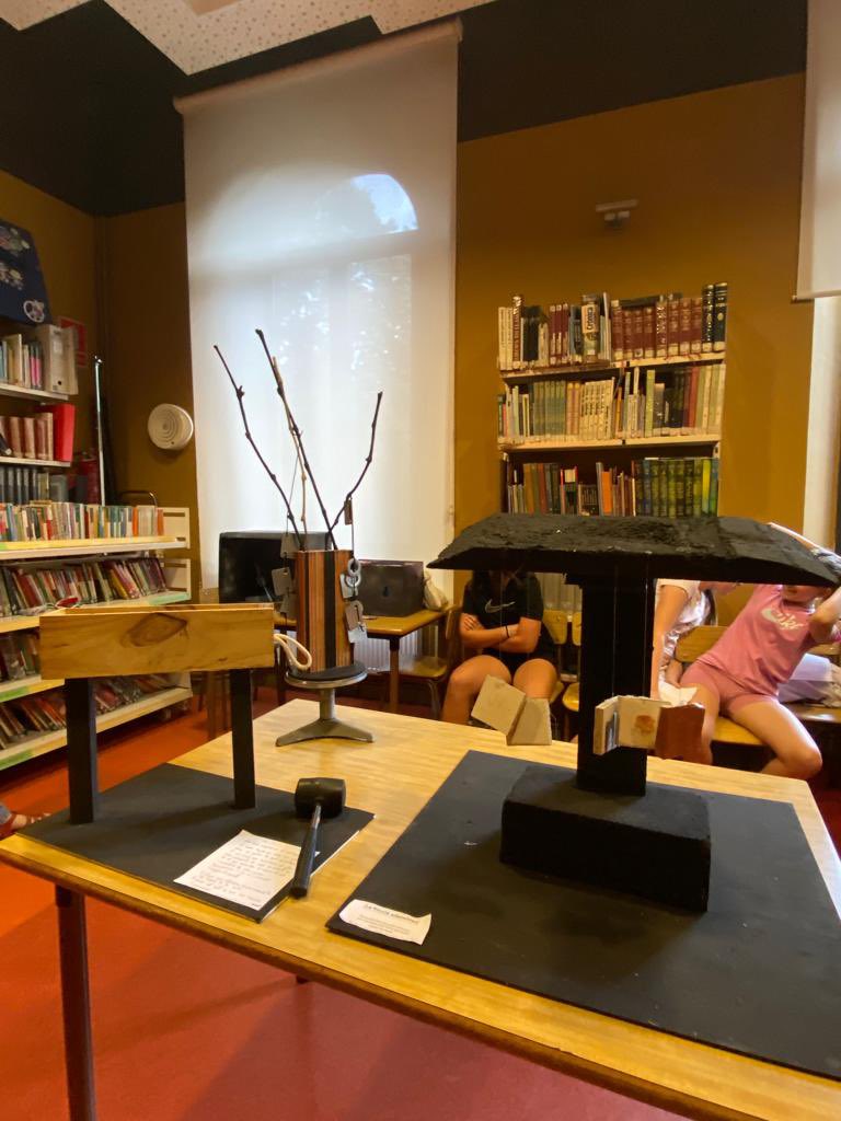 EpiaOlot's tweet photo. ART SONOR! 
L'alumnat de 3r d'ESO ha estat treballant amb el concepte d'art sonor dins l'assignatura de #ProjecteArtístic. Ha creat escultures sonores que necessiten la manipulació del públic per adquirir tot el seu sentit. https://t.co/VCggEnF9Bk