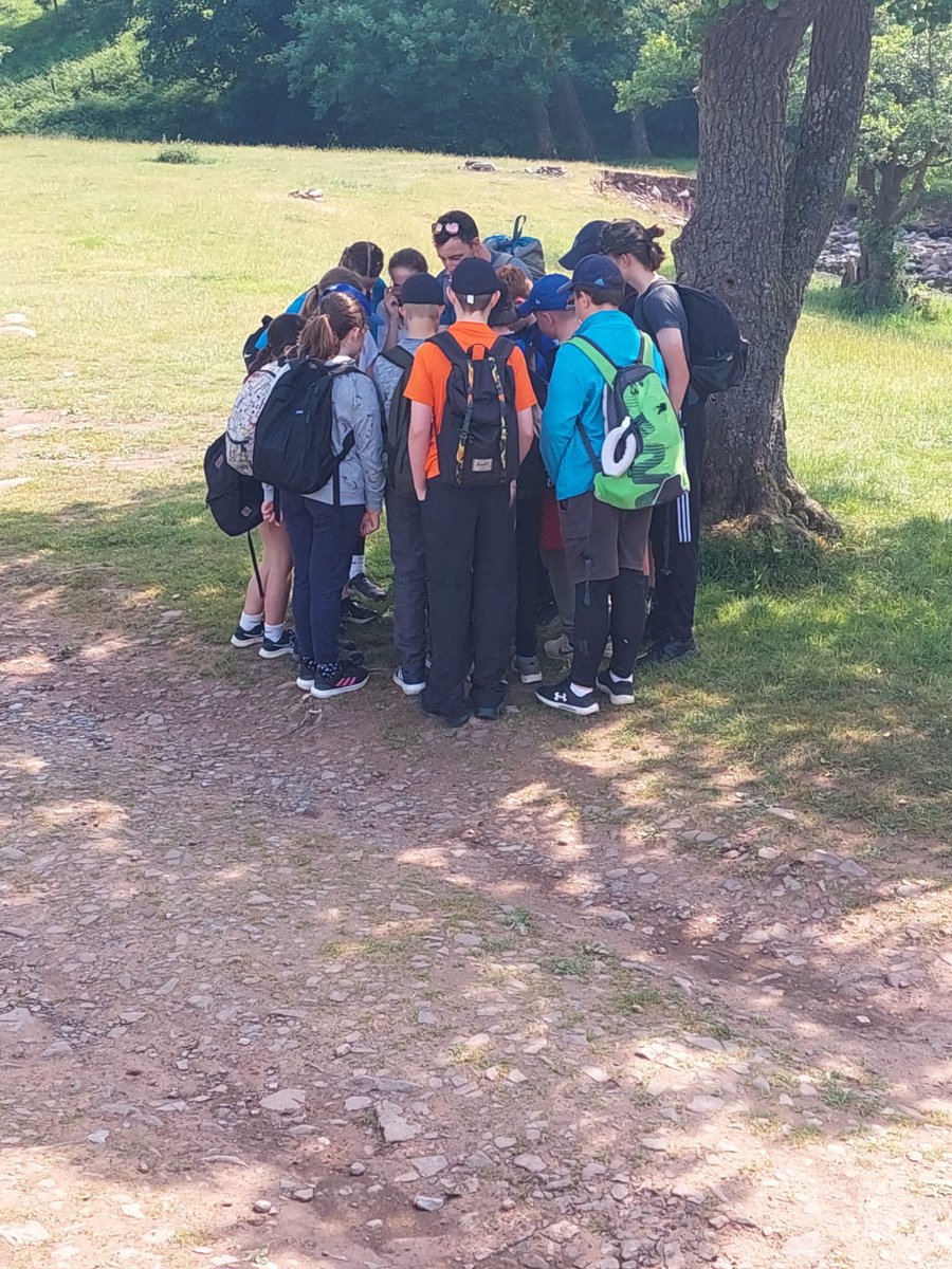 Diwrnod bendigedig yn cyfeiriannu yn y Bannau heddi! Year 8 had a fantastic day practising their orienteering skills in the Bannau today! <a href="/yc_llanhari/">Ymarfer Corff Llanhari</a>