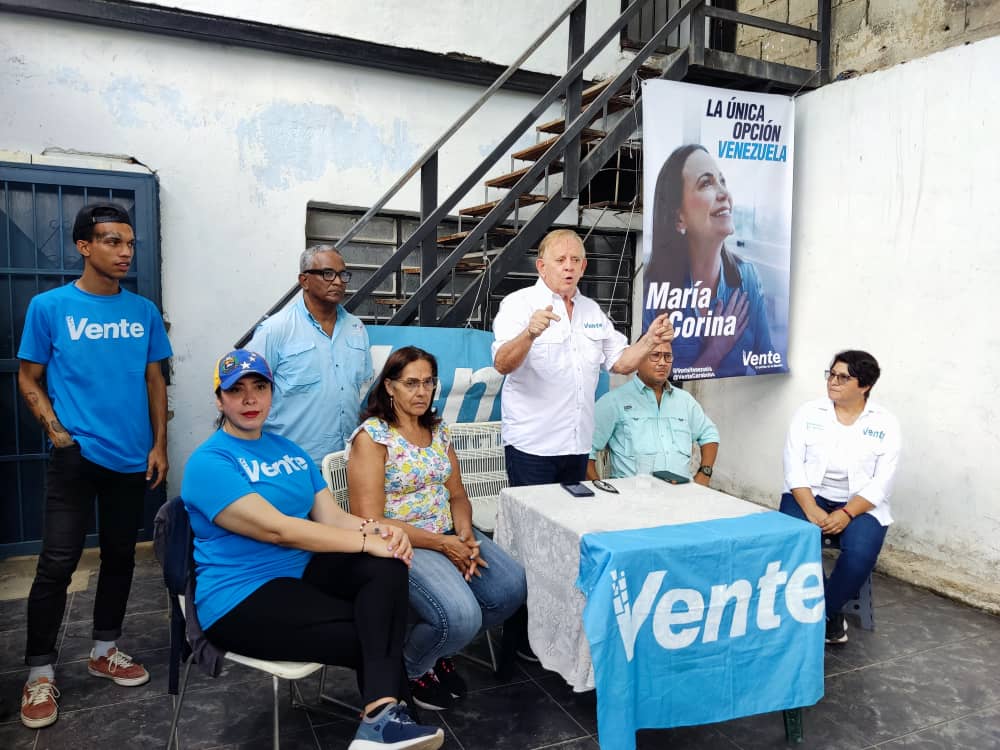 VenteCarabobo's tweet photo. #Guacar está despierta y se monto en el camino de la esperanza que hoy une a toda Venezuela, un país que grita: ¡NO queremos socialismo!  #VamosHastaElFinal con @MariaCorinaYA 🇻🇪 
El partido VENTE se crece con sus 14 Municipios de la mano de @jesuslozada9 
@VenteVenezuela 
#12Jun https://t.co/UlP7eebaKv