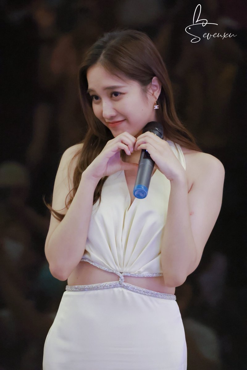 sev7enxu's tweet photo. Can't stop the heart 💗/

#srchafreen https://t.co/HLQVr3nLh1