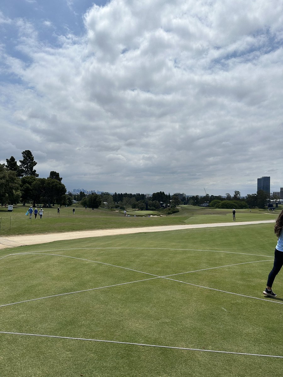 NoLayingUp's tweet photo. 11 - listed at 290 yards, but it’s only 255 adjusted to the front. 

And probably only requires a 240 shot to get to the green. 

Seen some lumber and seen some irons from this tee with a slight helping breeze this am. https://t.co/m6U4Gr417l