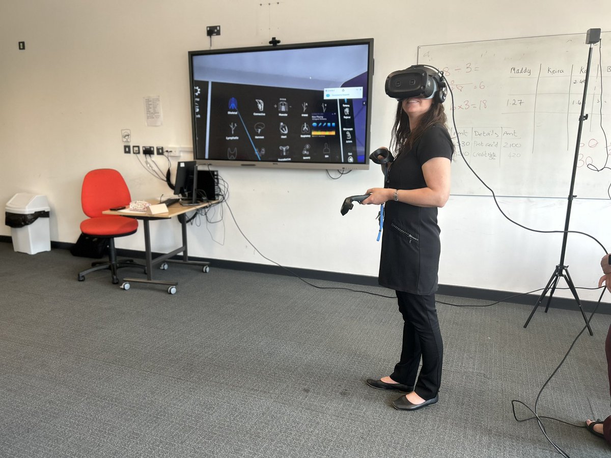 Exploring anatomy and interview techniques in VR today with our Beauty Students at @ColegyCymoedd 🥽🩻

 #HTC #VR #VReducation #eduxation <a href="/Bodyswaps_VR/">Bodyswaps®</a> <a href="/3Dorganon/">3D Organon</a>