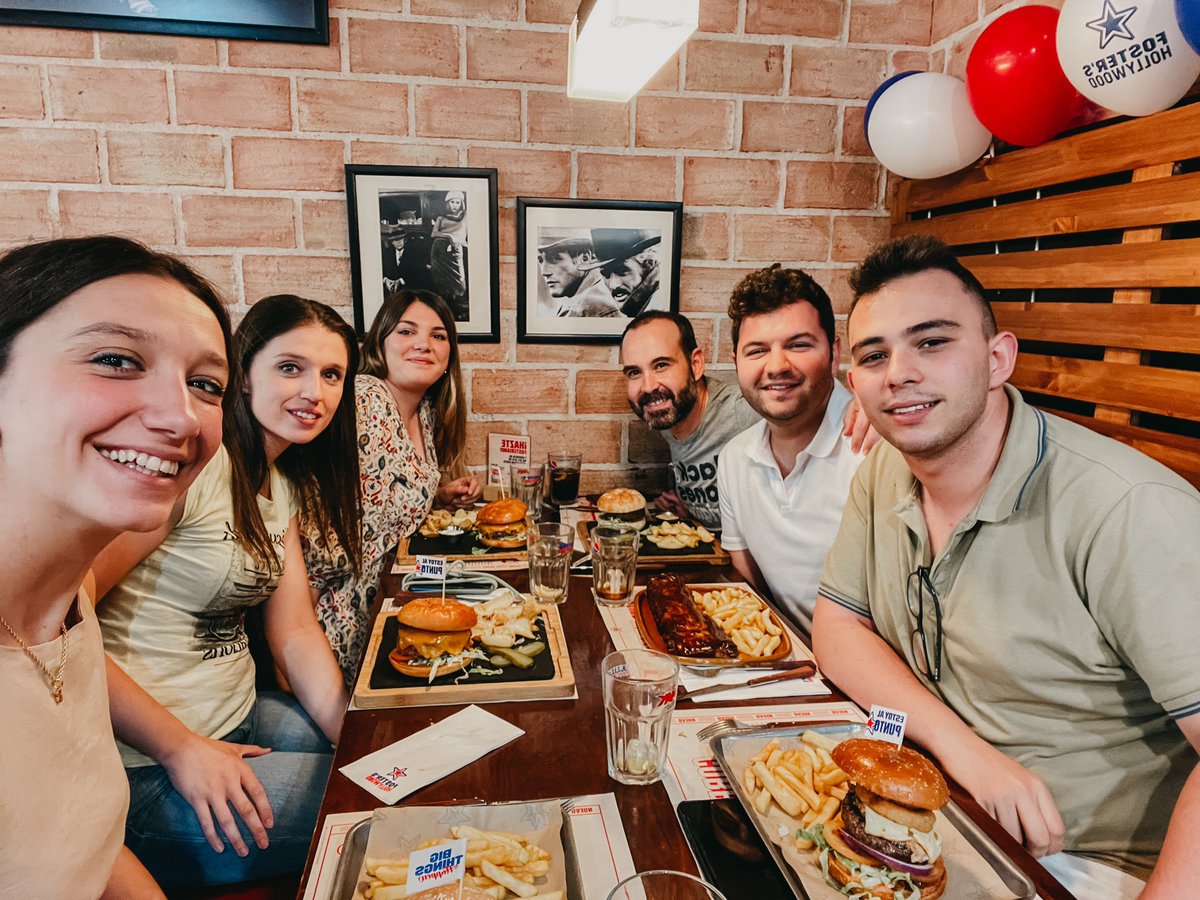 ruben5ortega's tweet photo. De comida sana 😂
@otramartasuelta @carolizmel @_victorico @NachovicenteP @LauraCembranos https://t.co/KW53Kin7rS