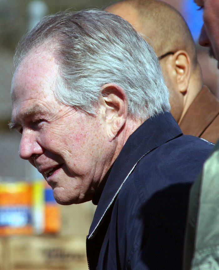 centralFLvoice's tweet image. Prominent Christian evangelist Pat Robertson died in his home in Virginia on June 8 at the age of 93. Robertson founded the Christian Broadcasting Network (CBN) and tried a run for president.

Robertson used cable television to push a conservative and

centralfloridavoice.com/christian-evan…
