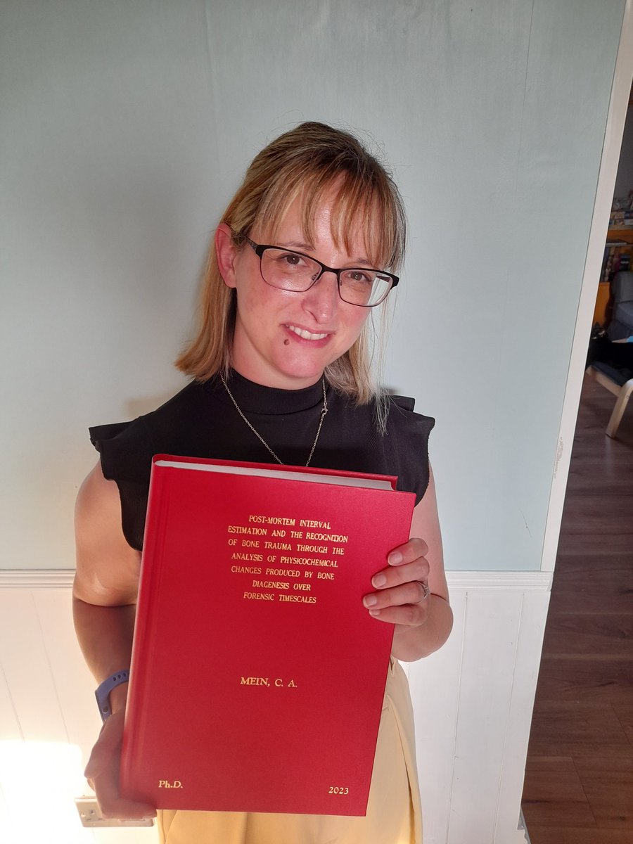 CaleyMein's tweet image. The bound copy of my thesis has arrived 😀 Of course it will never be opened in case I find a typo! #phd #forensictaphonomy