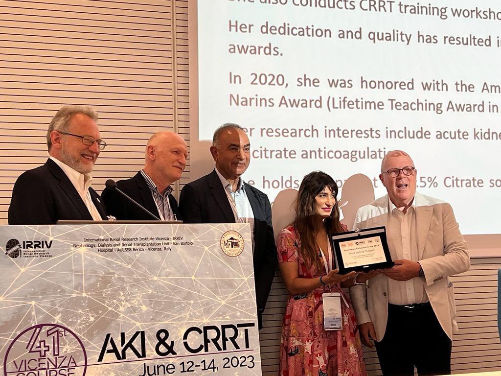 Opening Ceremony of the #41vicenzacourse: the Vicenza Award goes to Prof Ashita Tolwani from University of Alabama @luck_urine @croncoIRRIV