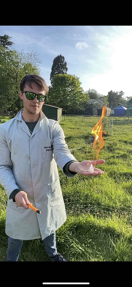 Mr Ramsay Physics&Maths tweet media