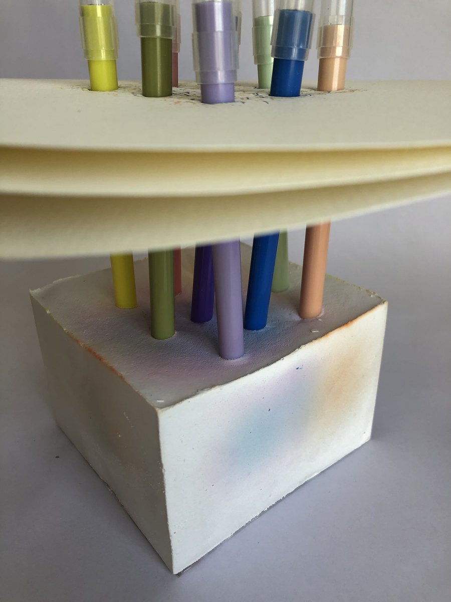 SueBlog1's tweet image. Drawn in II. 2023, 21x20.5x20.5cm. Plaster, paper, felt pens. #ContemporaryArt #ContemporarySculpture
#AbstractSculpture