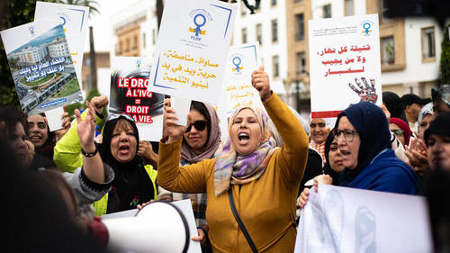 Limportant_fr's tweet photo. Maroc. Elles se battent pour l'interdiction du mariage des petites filles, l'égalité dans l'héritage, l'interdiction de la polygamie, la dépénalisation des relations sexuelles hors mariage et la légalisation de l'avortement https://t.co/XVC26JzIZj https://t.co/hvtoKHyILP