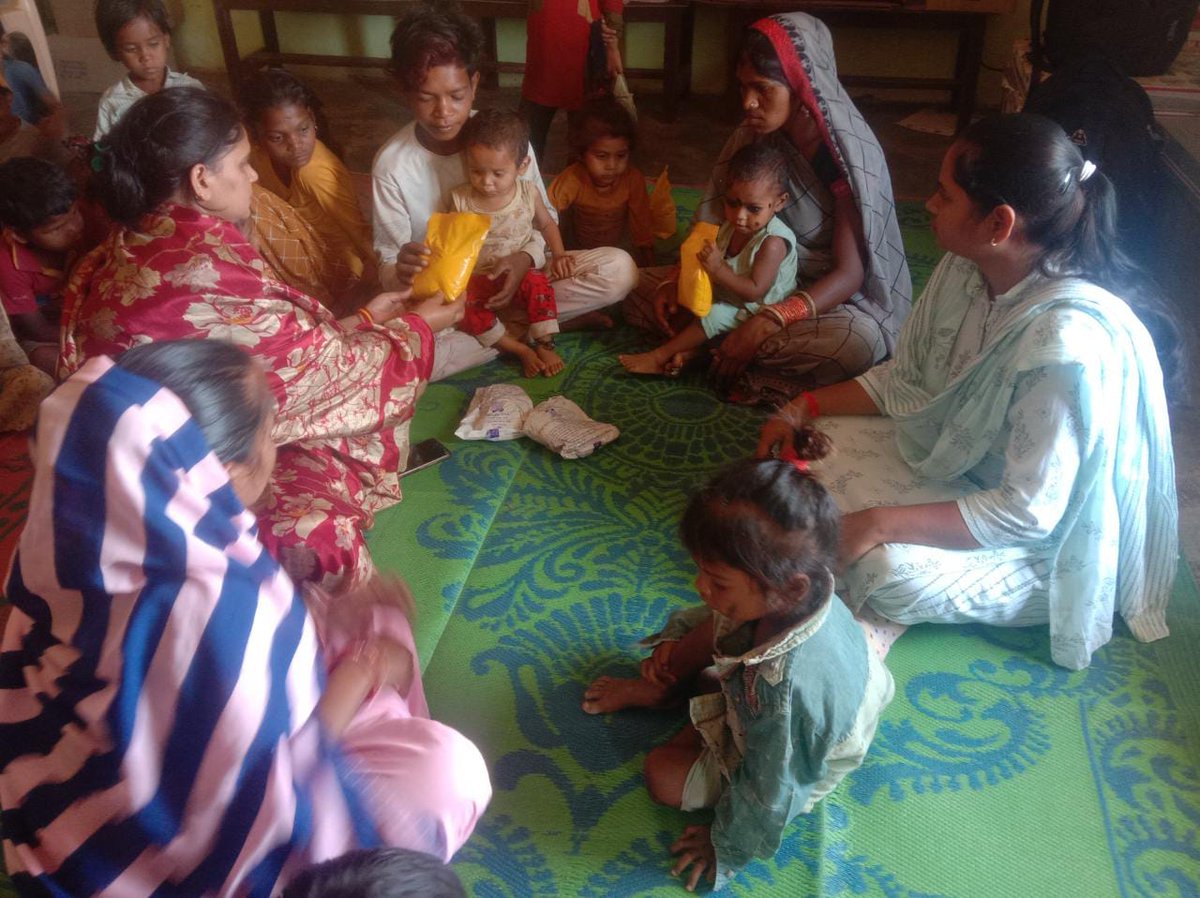 ShaktishaliS's tweet photo. बच्चे को अतिरिक्त पोषक आहार दिया गया
The child was given extra nutritious food
#NutritiousFood #HealthyKids #ExtraNutrition #ChildHealth #NutritionMatters #HealthyEating #GrowingStrong #HealthyMeals #ChildNutrition
#NourishTheKids #FoodForGrowth https://t.co/RnxRTwZLGx