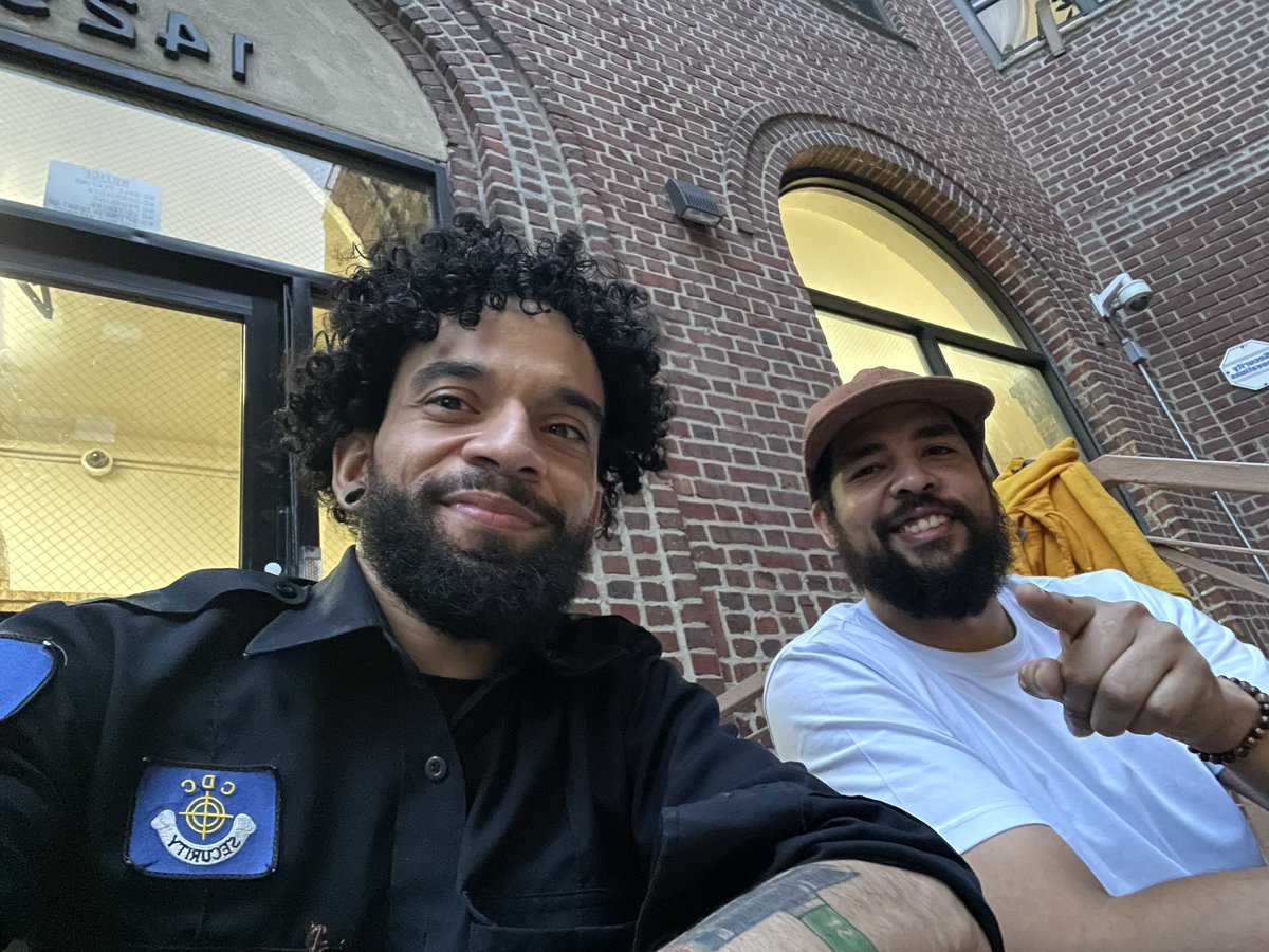 bxskullz's tweet photo. Sunday was eventful to say the least. My best friend from middle school came down from Albany in a surprise visit, and one of our classmates is a tenant for the building I’m working at now. #middleschoolfriends https://t.co/iuIlvbuVM4