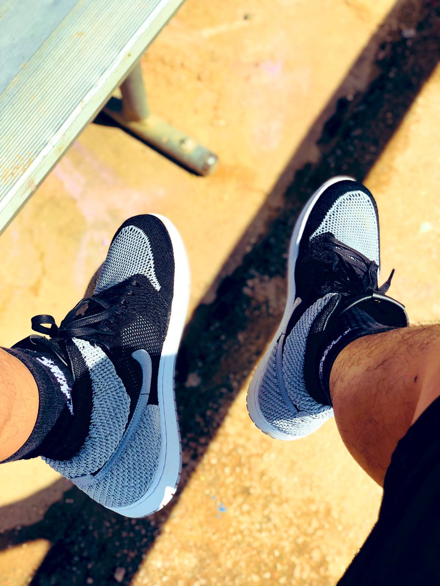 #MJMondays with the Shadow Air Jordan 1 Flyknit! #KOTD #AirJordan #AJ1 #JordanYear #Flyknit #Jumpman23 #SNKRS #Nike #yoursneakersaredope #snkrsliveheatingup