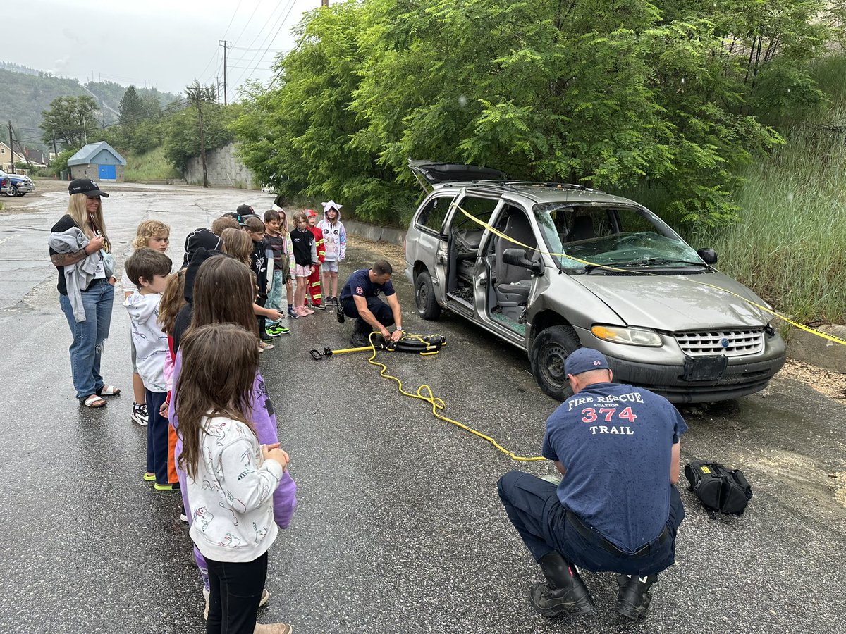 Trail Firefighters tweet media