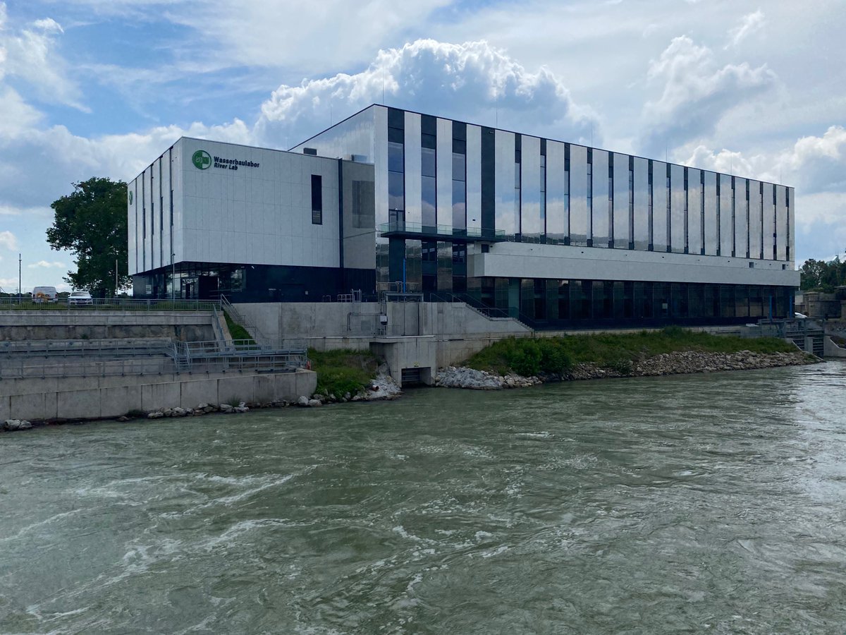 m_schletterer's tweet photo. Today the #opening #ceremony of the new #RiverLab of the Institute of Hydraulic Engineering and River Research (#IWA) @BOKUvienna took place. Congratulations to Prof. Helmut #Habersack! Looking forward to proceed our joint research activities in this great #RiverLab! https://t.co/vdH51QFCEx