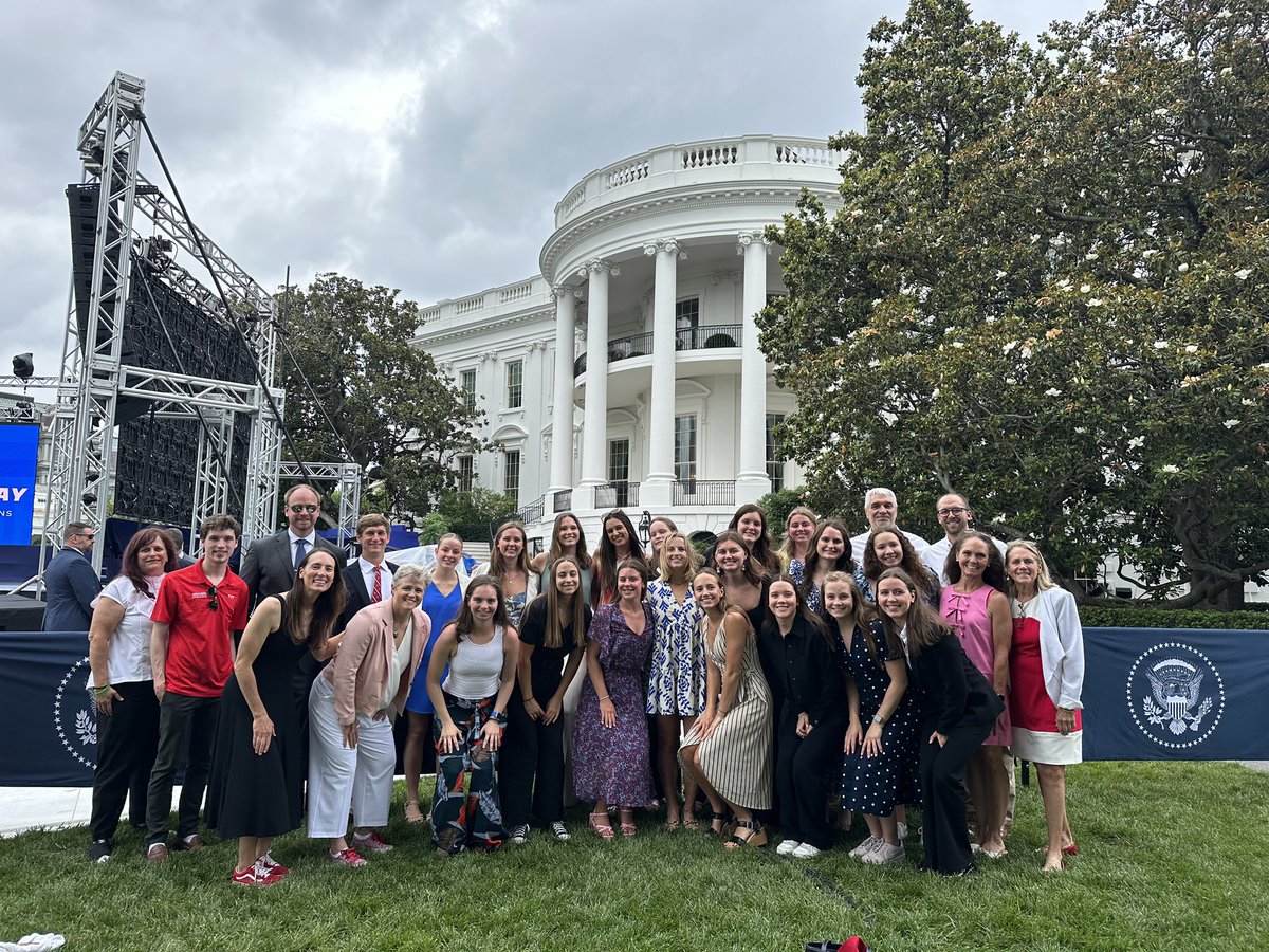 DenisonStrength's tweet photo. Celebrating @DenisonSwimDive National Championship at the White House! https://t.co/NHkUqhpqqn