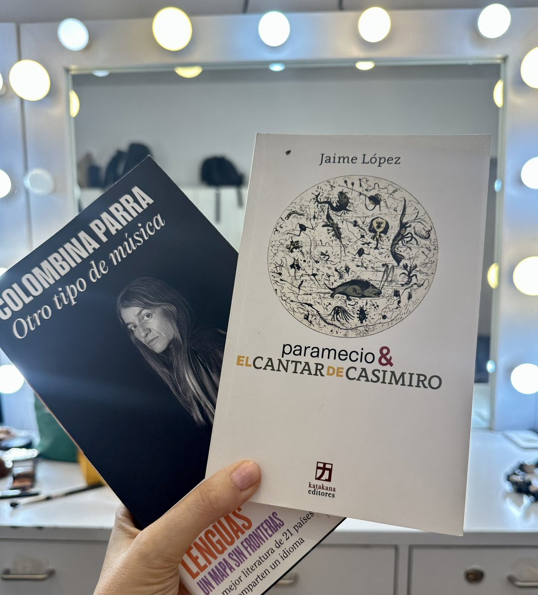 Hoy en <a href="/adn40/">adnnoticiasmx</a>, la estrecha relación que guarda la música con la poesía y la literatura. #otrotipodemusica de #colombinaparra <a href="/penguinlibrosmx/">Penguin Libros México</a> y #paramecio y el cantar de Casimiro de <a href="/jaimelopez_/">JAIME LÓPEZ Oficial</a> <a href="/KEditores/">katakana editores</a>. ¡Los espero
 en un rato más!