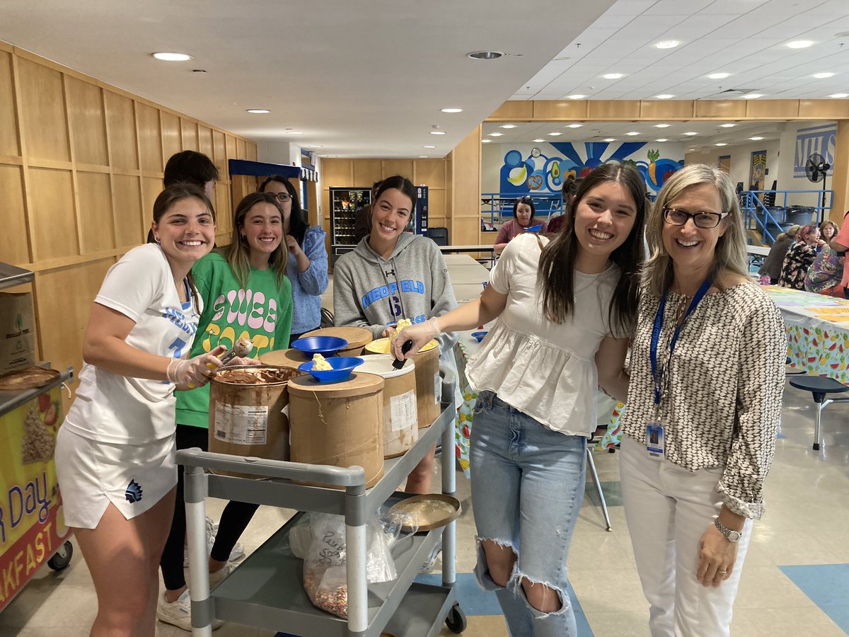 Thank you @MedStuCo for spoiling us with ice cream last week!! #medfieldps @MedfieldHS