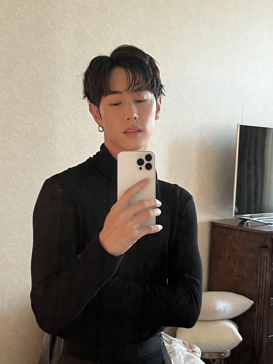 Mark Tuan Official tweet media