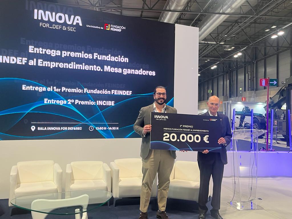 GlobalDefenseMx's tweet photo. Recibió #FOSSASystems, premio al Emprendimiento en @FEINDEF_ 2023
Nota: https://t.co/uknsnOYzal
https://t.co/sXyu3EbNAv
@Funda_FEINDEF
#DefensaHoy https://t.co/3UfEAOCZ5D