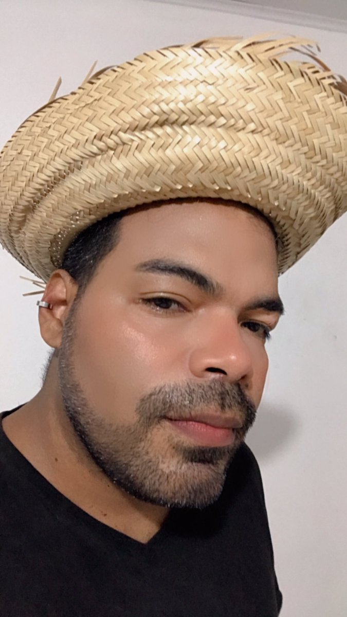 ZVELLT's tweet image. Já entrei no ritmo. 
#junino #santoantonio #solteiro