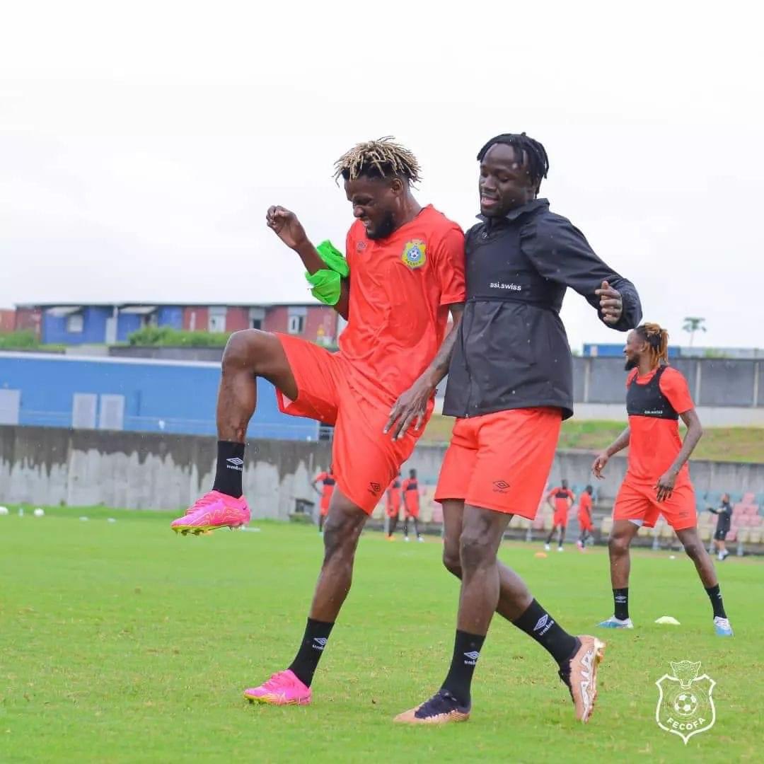 Henock Baka and Fiston Mayele at DR Congo’s camp. 🚨🇨🇩

#AfricanFootball 
#TotalEnergiesAFCONQ2023