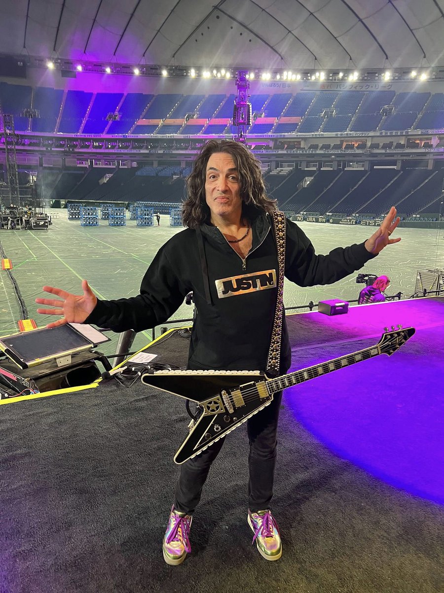 Paul Stanley
Sound checking at Tokyo Dome🇯🇵November 2022. #KISS #KISS50 #EndOfTheRoadTour #IWasThere