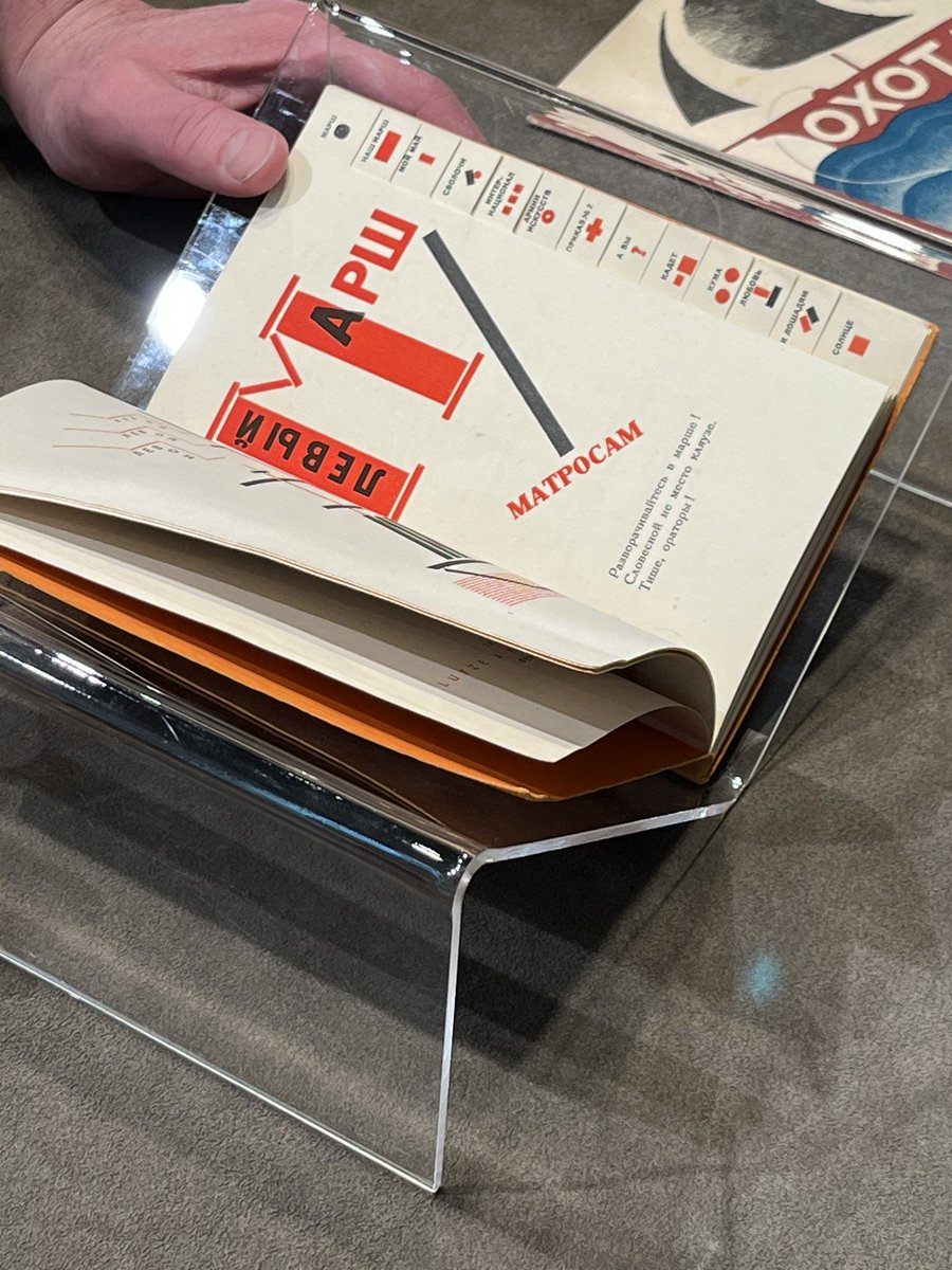 VisualStudiesNU's tweet image. ARTH3000 Design and propaganda visiting the @mfaboston today to have a look at their Soviet prints, books and photographs! @Northeastern @NU_CAMD