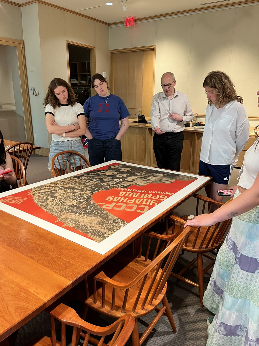 VisualStudiesNU's tweet image. ARTH3000 Design and propaganda visiting the @mfaboston today to have a look at their Soviet prints, books and photographs! @Northeastern @NU_CAMD
