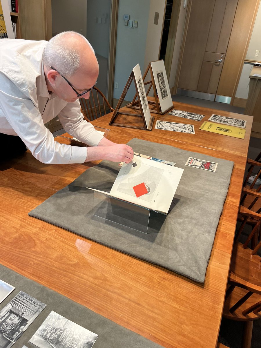 VisualStudiesNU's tweet image. ARTH3000 Design and propaganda visiting the @mfaboston today to have a look at their Soviet prints, books and photographs! @Northeastern @NU_CAMD