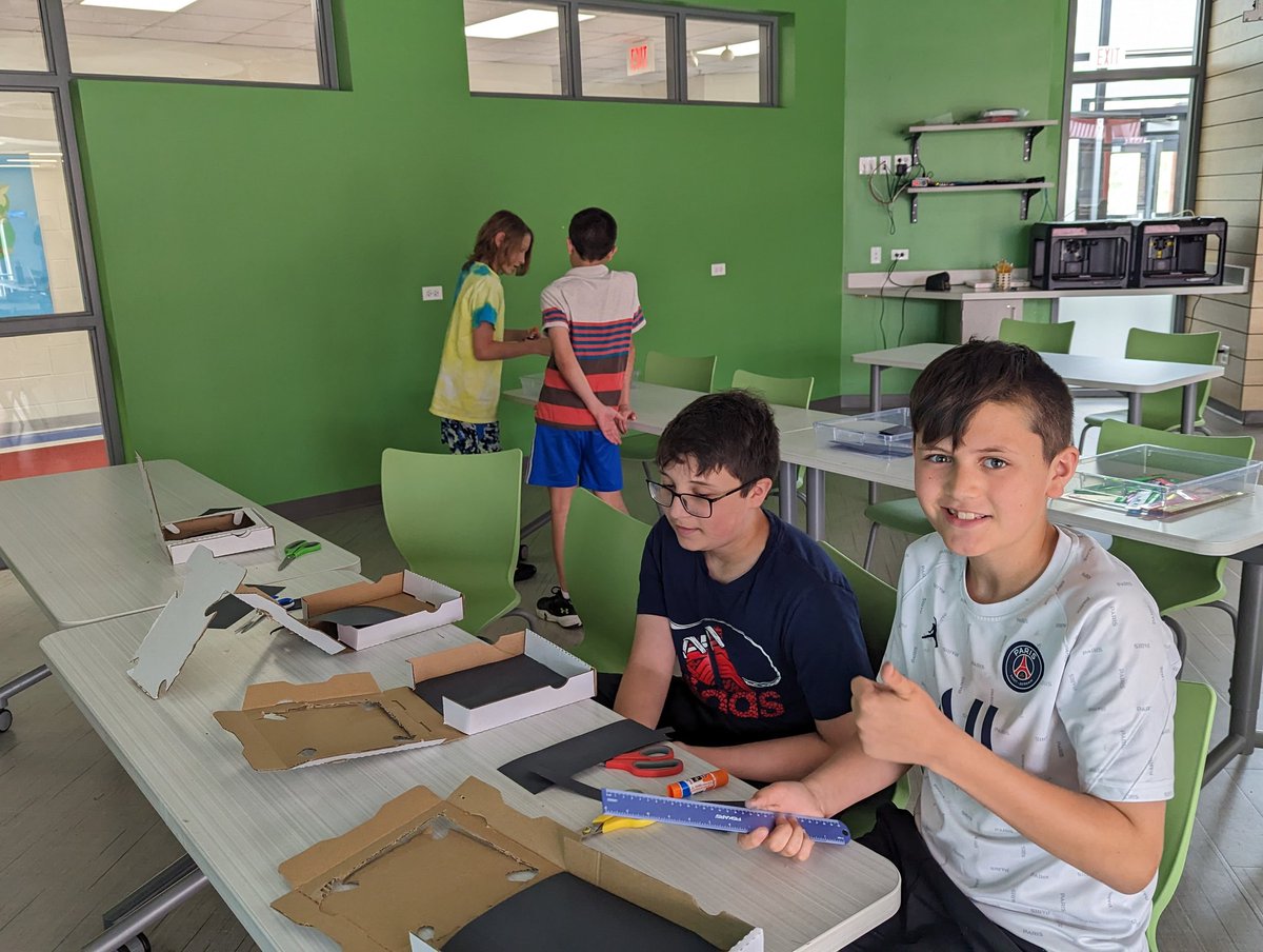 And now #STEAM camp for our older students. Love seeing them work collaboratively to problem solve and make things. <a href="/Palos_118/">Palos School District 118</a>
