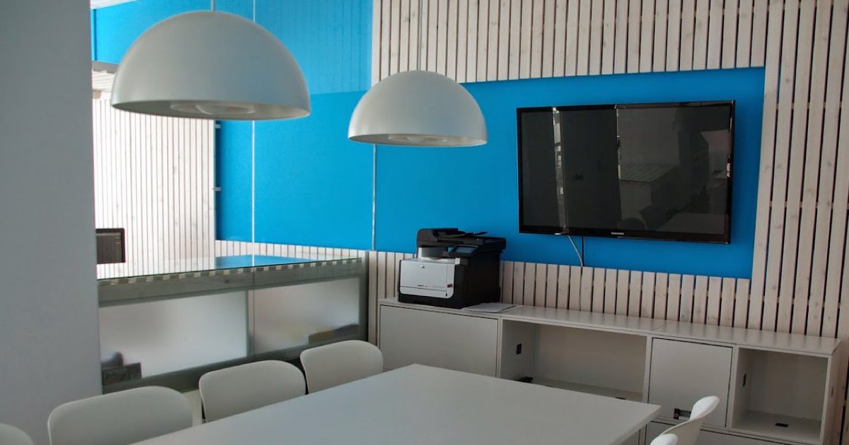 Equipada con todo lo necesario para una reunión de #trabajo, nuestra Sala de Cristal está diseñada para inspirar colaboraciones increíbles y convertir ideas en realidad. ¡Ven a visitarnos!
📞 881 96 48 01

#WeKCo #LosHuecosdeWeKCo #workspace #coworkingspace