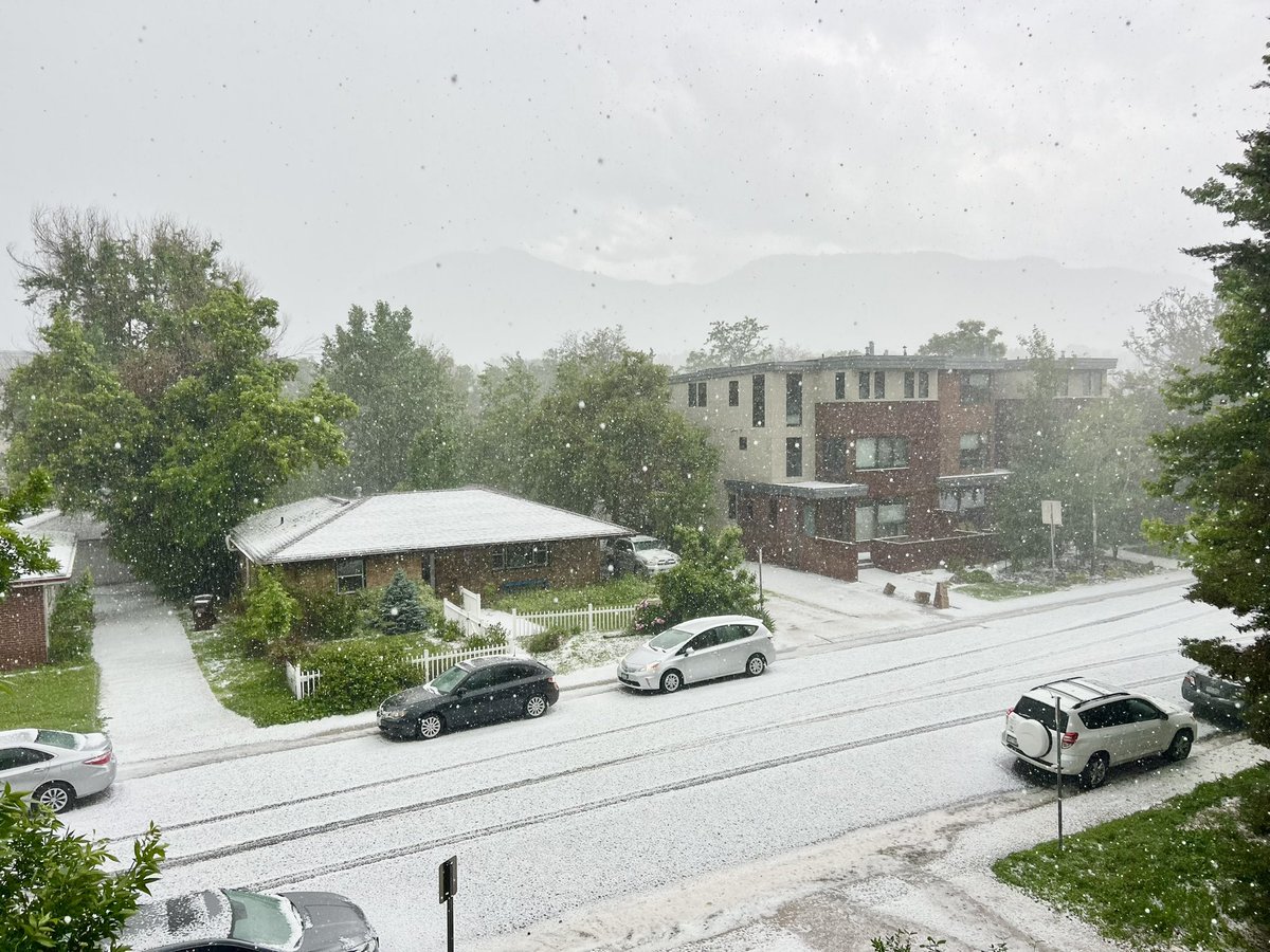 For the record, this is not snow. Wild weather in Boulder today! #cowx