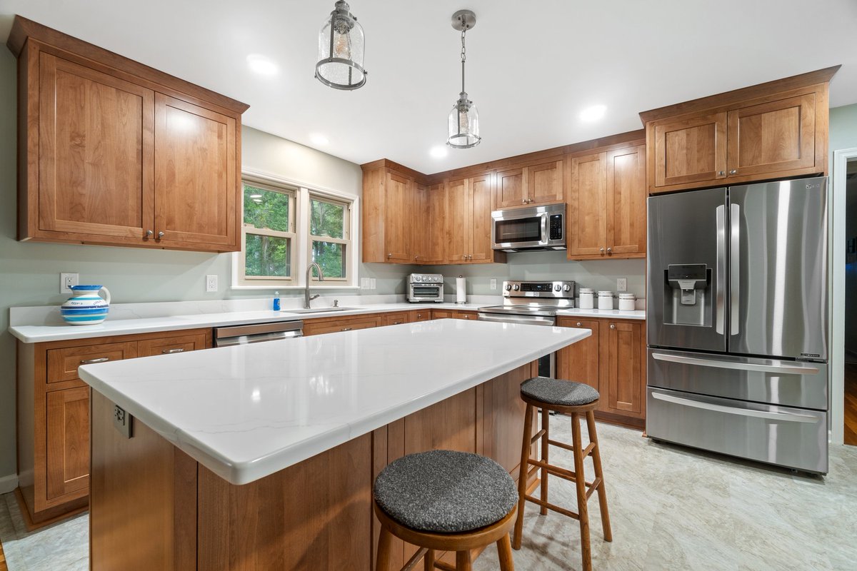 ⭐ From sleek quartz countertops and warm caramel cabinetry to waterproof luxury vinyl tile with Microban® protection, our latest kitchen remodel was carefully curated to bring a custom blend of style and functionality. 🏠✨

Cabinets: Shiloh Alder Caramel
Countertops: MSI Qu ...