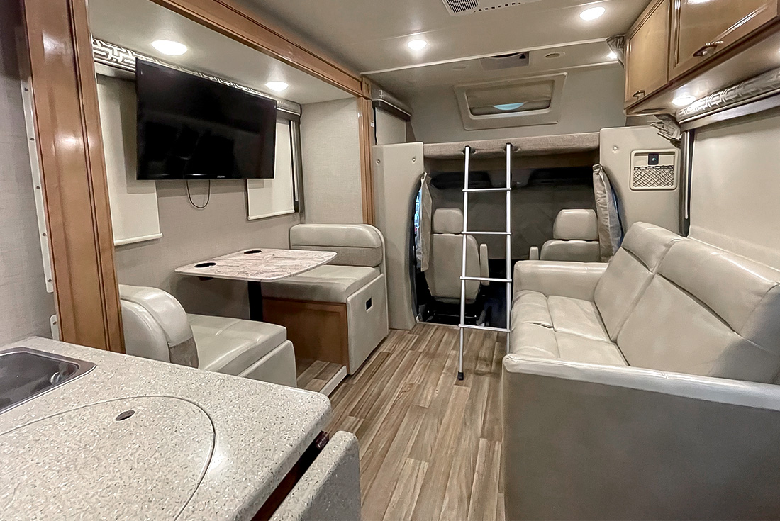 SylvanLakeRV's tweet image. 📷NEW INVENTORY ALERT📷
Introducing the 2018 Thor Quantum CR24 on a Mercedes-Benz Sprinter chassis! This energetic motorhome is packed with features and ready to make your adventures unforgettable.

sylvanlakerv.com/listings/2018-…

#PreOwnedRV #RVforsale #reddeeralberta #ClassCMotorHome