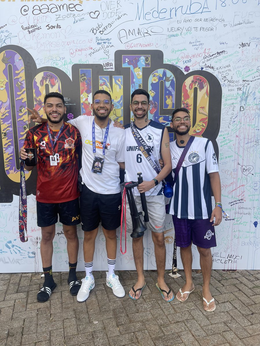 carlossrp's tweet photo. a foto saiu e foi bom demais.

Lembrando que é CarlsoVerso pois sou o mais velho deesses queridos

Inter acabou e mais um ano que penso: doutorado vai terminar e eu vou ter que arrumar outra coisa pra fazer na ufg pois que mundo bom viu? amo meu trabalho e amo ser universitário https://t.co/ikMlBrNyJu