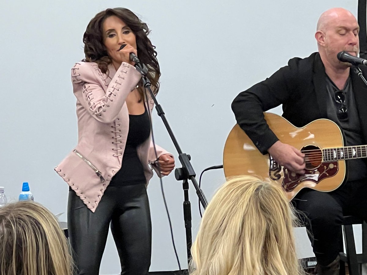 Lakeside_Music's tweet photo. Thanks to Sharla McCoy for another wonderful Music Row Live event in Music City!

#CMAFest #ScarrittBennett
@LauraBryna https://t.co/Tpc97Ll2ii