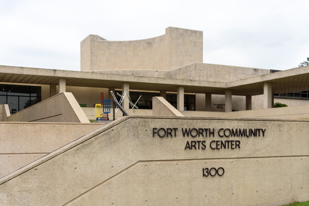 UrbanFortWorth's tweet photo. Multiple additions to the building have been made over the years, including the Joseph R. Pelich-designed W.E. Scott Theater in 1966 and the O'Neill Ford and Associates-designed gallery extension in 1974. The Modern departed the building for their new home in 2002. #ModTexas https://t.co/p3HwP0UDCD