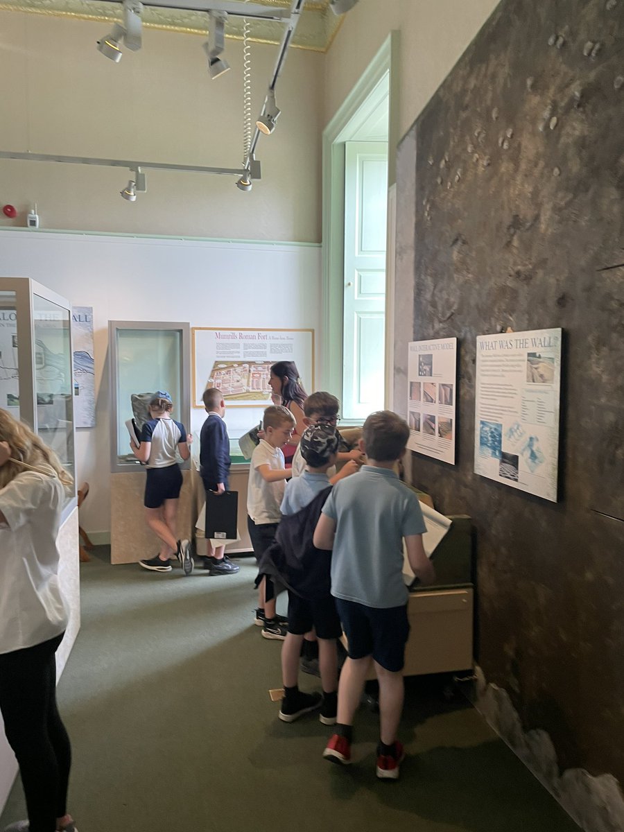 LauriestonP7's tweet photo. A great visit over to Callendar House today to take part in some Roman activities. Photos will be posted on the Team page in files as there are lots 😌 https://t.co/hmZIPf1Y7Y